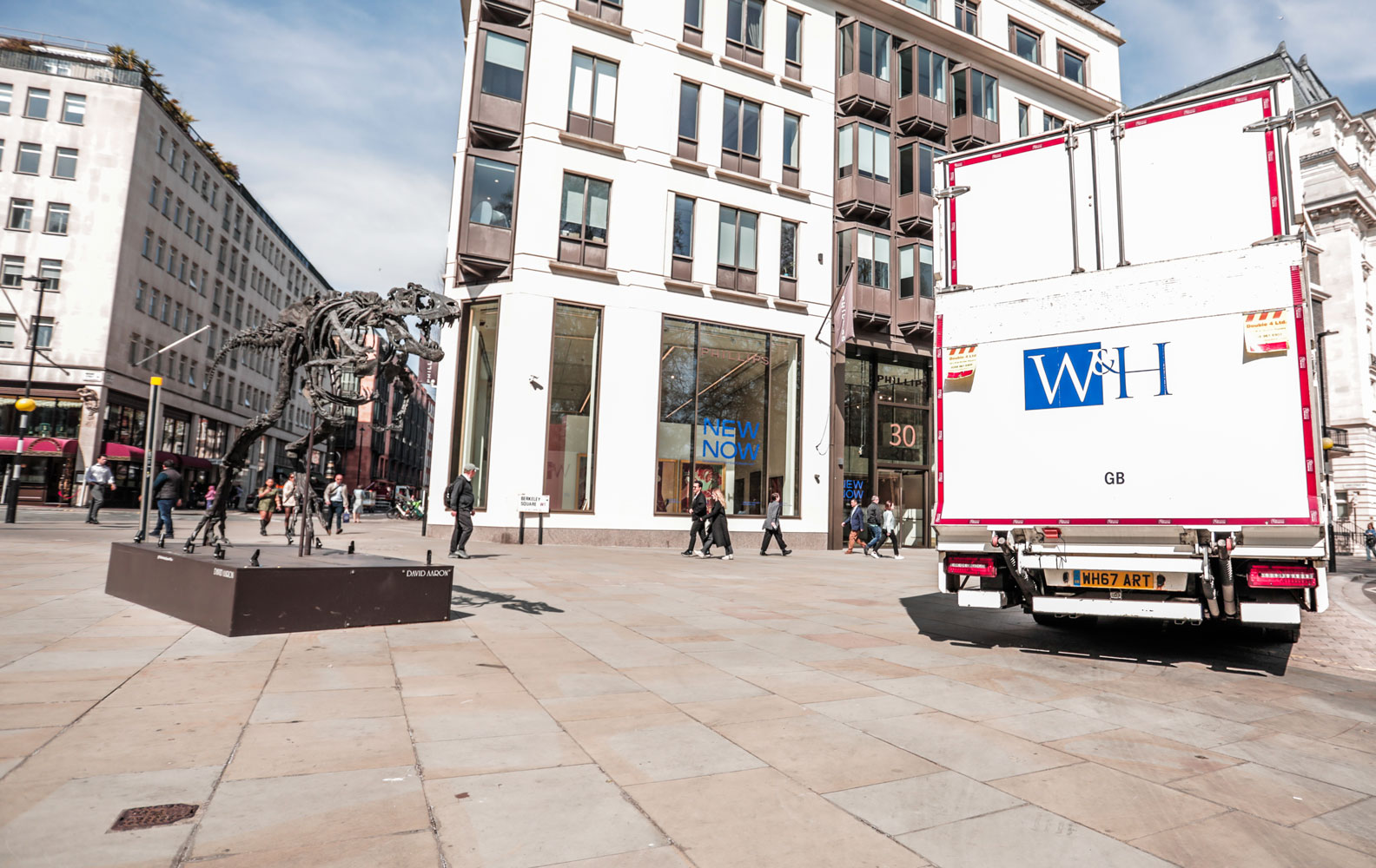 Fine art shipping services